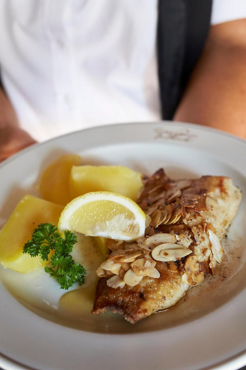 Flair Hotel Gasthof Zum Hirsch Hayingen ภายนอก รูปภาพ